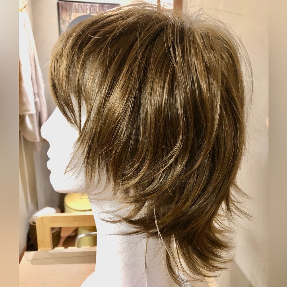 Stylish Brown Wig for Women - Picture 3 of 11